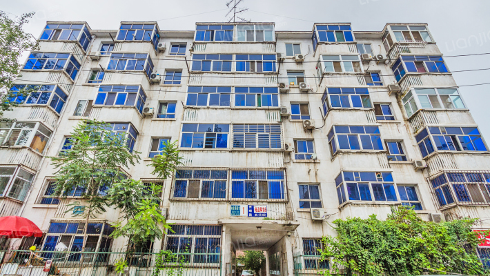 电业局宿舍外景图