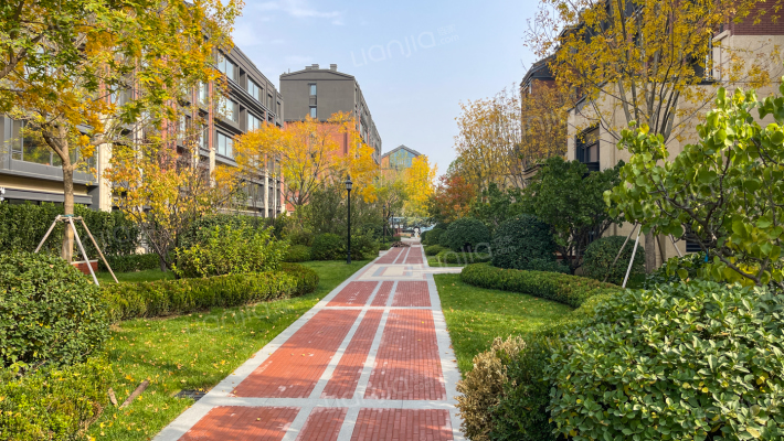 翡翠公园六期外景图