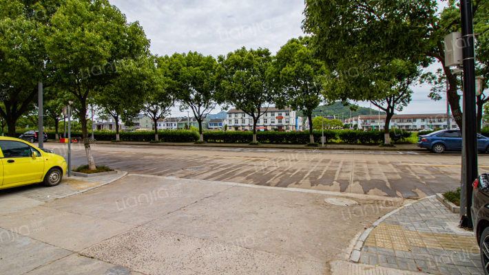 怡峰家园外景图