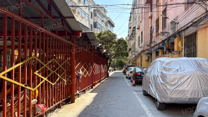 华康药品站家属院外景图