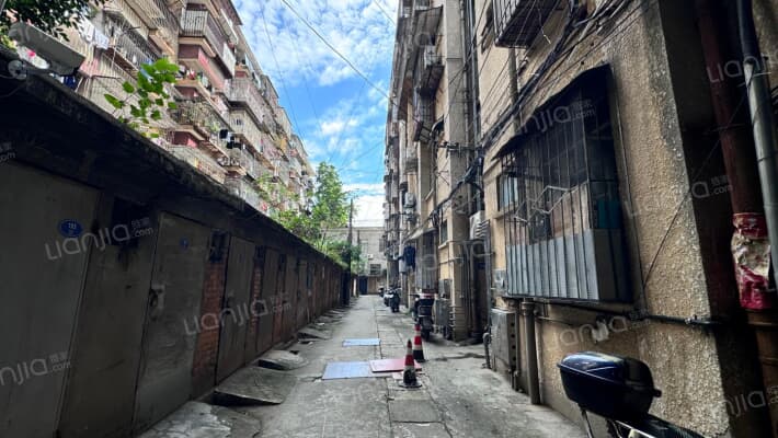 省六建宿舍外景图