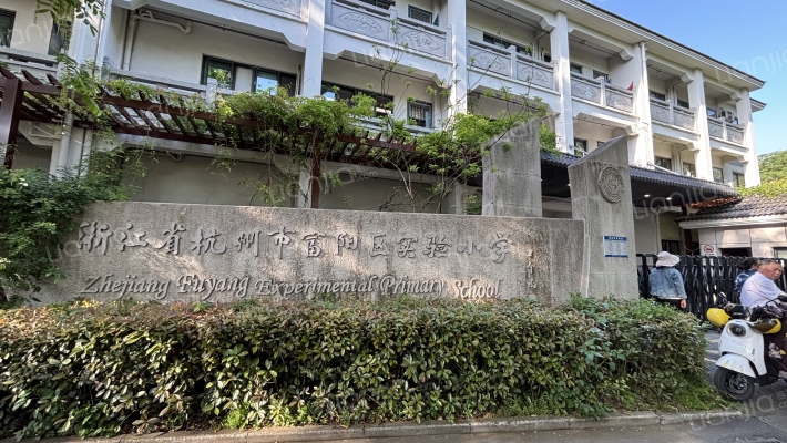 鹳山社区邮舍弄外景图