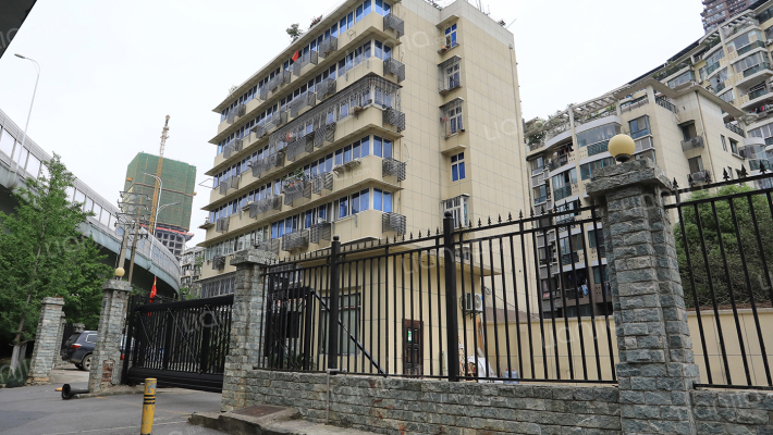 城管局宿舍外景图