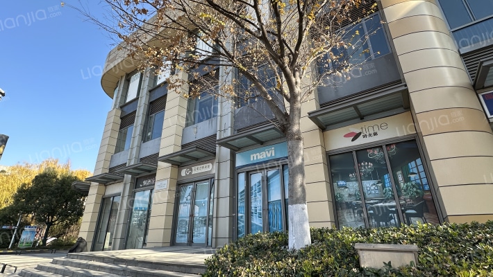 三胞广场外景图