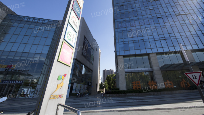 华润MIC五彩国际外景图