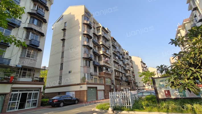 城建公寓外景图