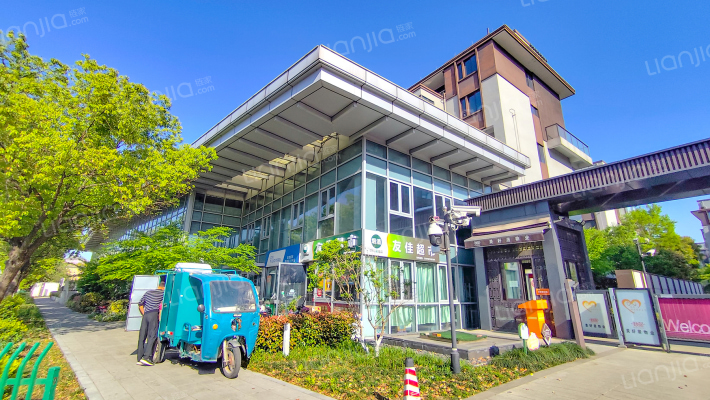 大树水月轩外景图