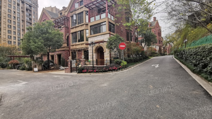 世贸湖山帝景湾南苑外景图