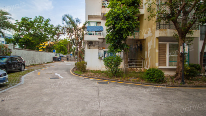 鹏海苑小区外景图