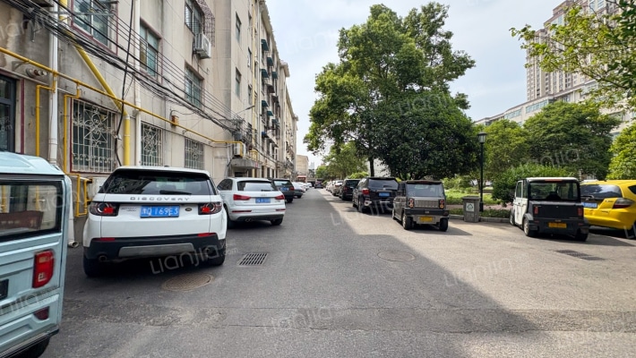 蓝天集团家属院外景图