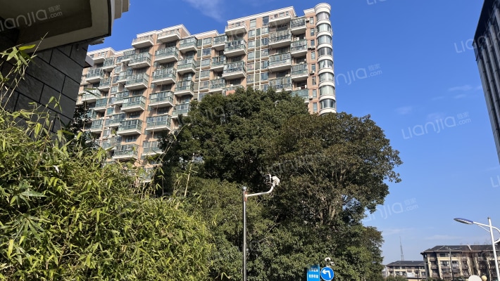 奥林清华西区外景图