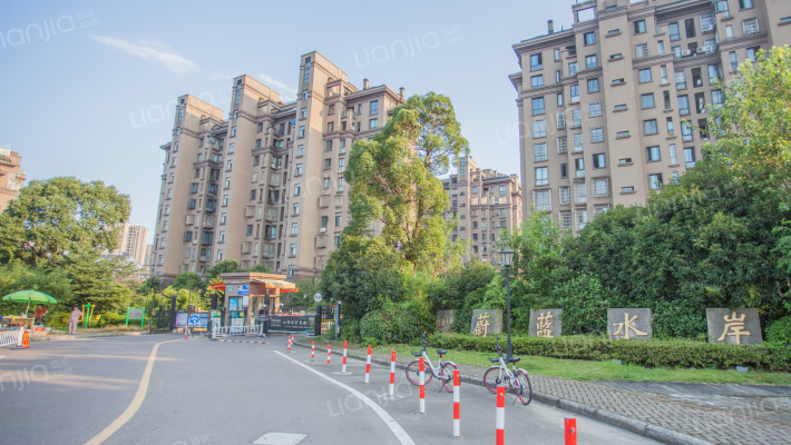 蔚蓝水岸外景图