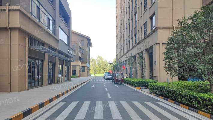 绿地中部创客天地外景图