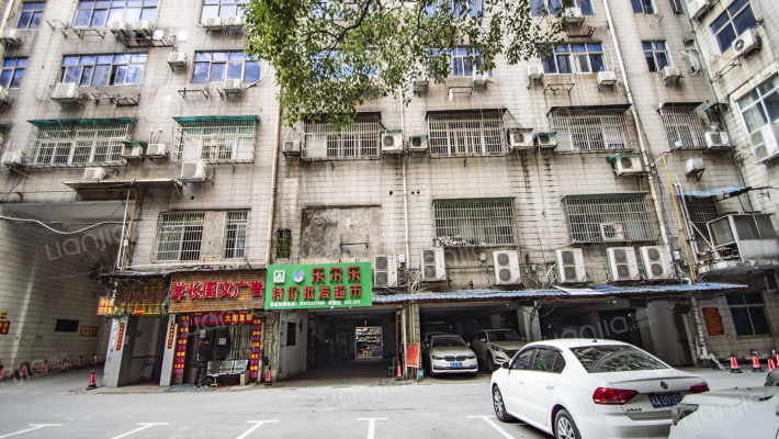 梓园大厦外景图