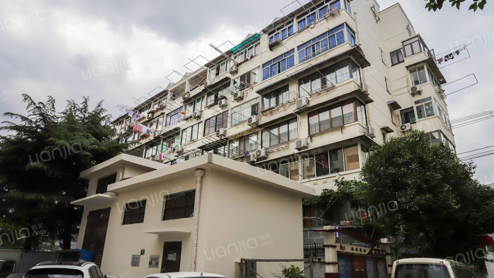 水塘小区外景图