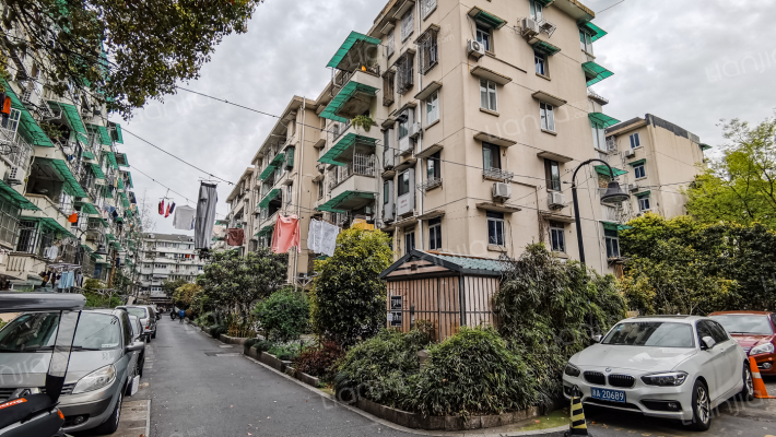 吴山新村外景图