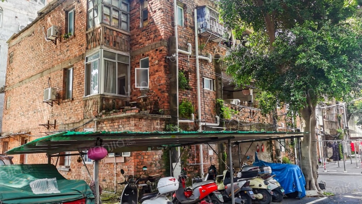 飞驰铝制品宿舍外景图