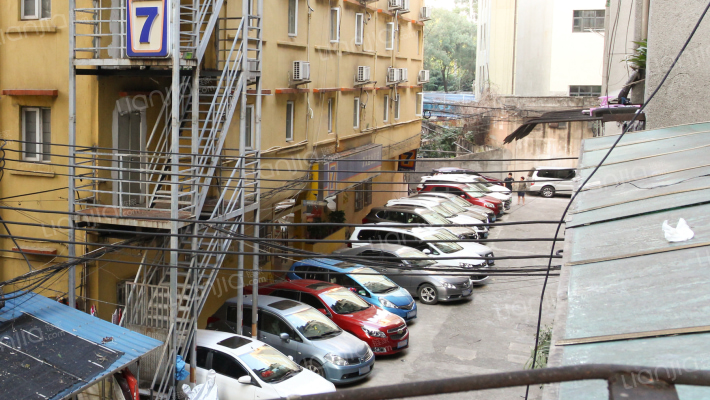 先烈中路102号大院外景图