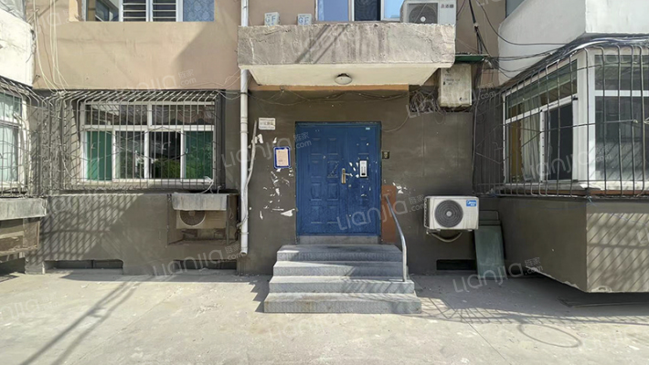 河渠宿舍外景图