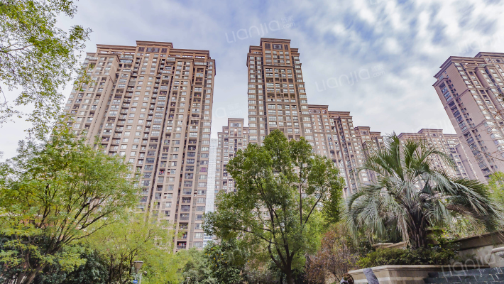 高速滨湖时代广场金融中心外景图