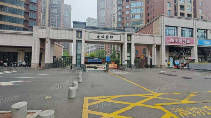 花缇紫郡外景图