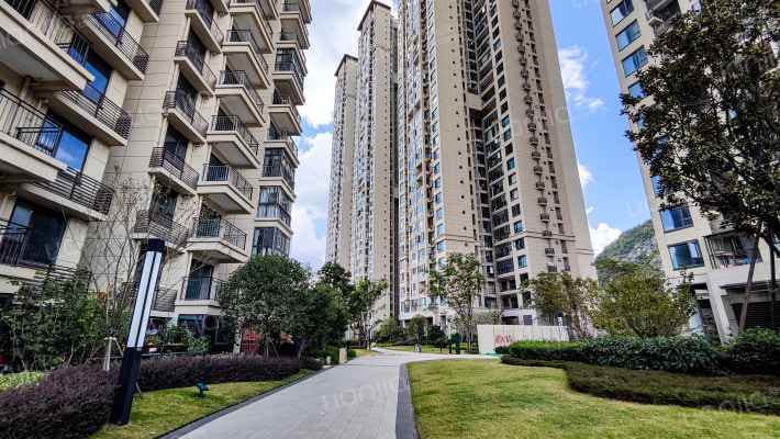 青秀楠庭外景图