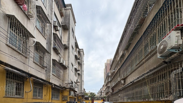 阳光公寓外景图