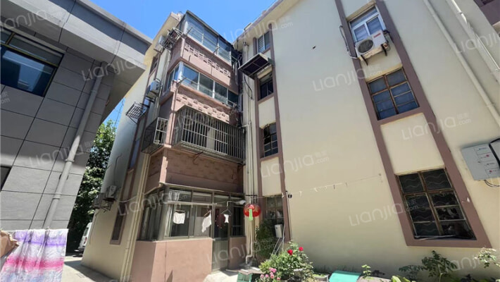 妇幼保健院宿舍外景图