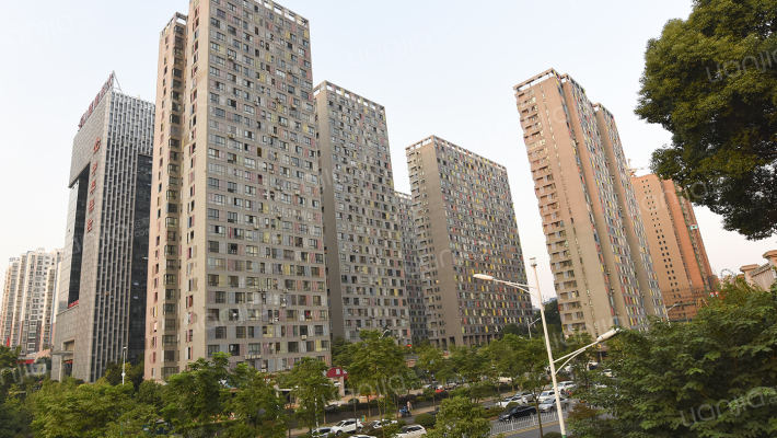 长大彩虹都外景图