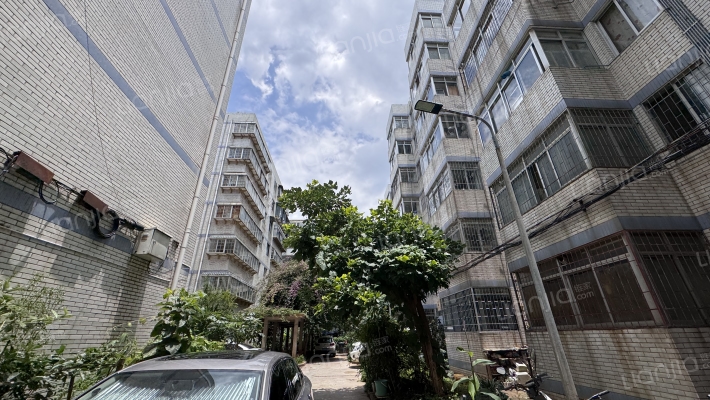 船房小区火电公司宿舍外景图