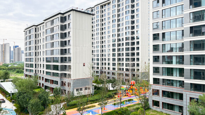 中梁鎏金云玺外景图