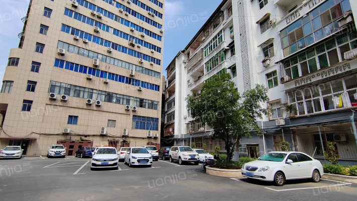 人保财险宿舍楼外景图