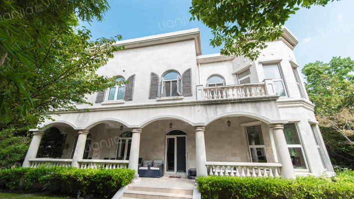 圣堡别墅外景图