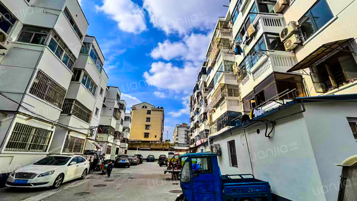 急救中心宿舍外景图