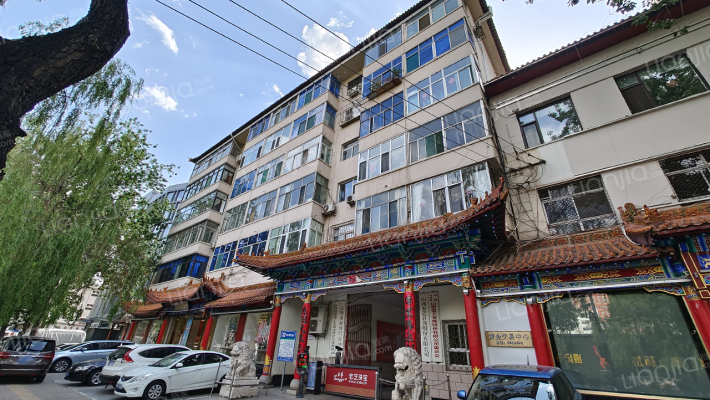 宏艺宿舍外景图