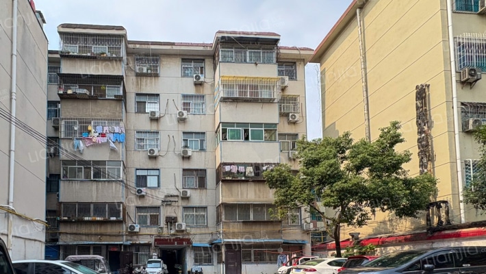 天盛公司家属院外景图