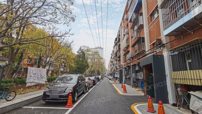 新源西里东街外景图