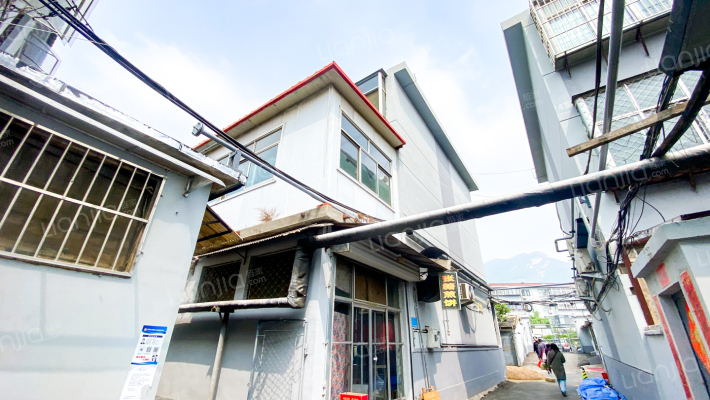 泰安市五交化宿舍外景图