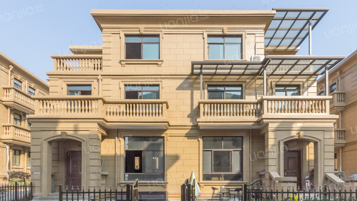 香山华府房源|户型图|小区车位|交通地址详情分析!