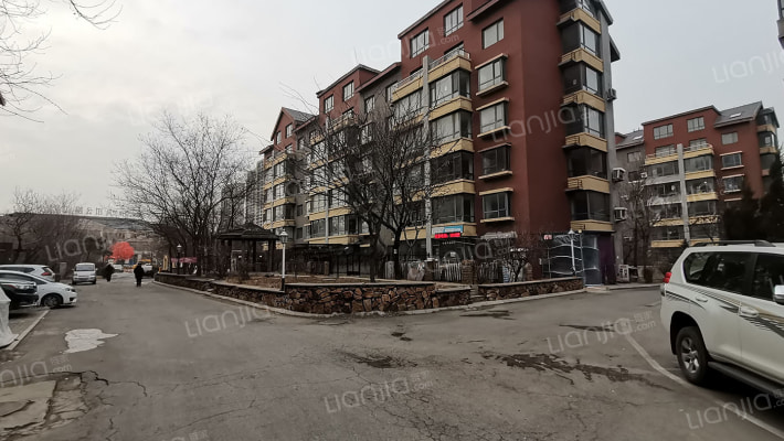 柏林现代城外景图