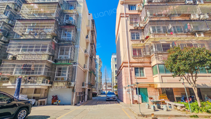 叶新路144弄外景图