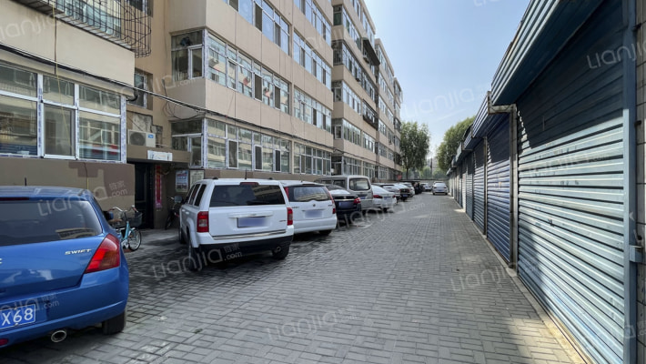 小店区生产资料公司宿舍外景图