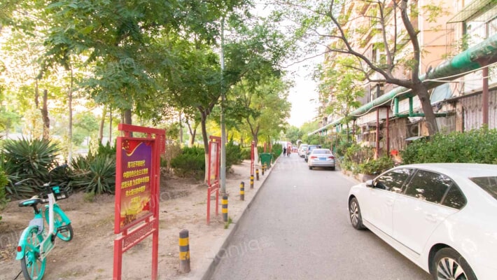 月牙河东里外景图