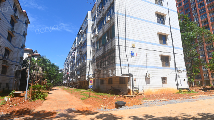 江西科技师范大学家属院外景图