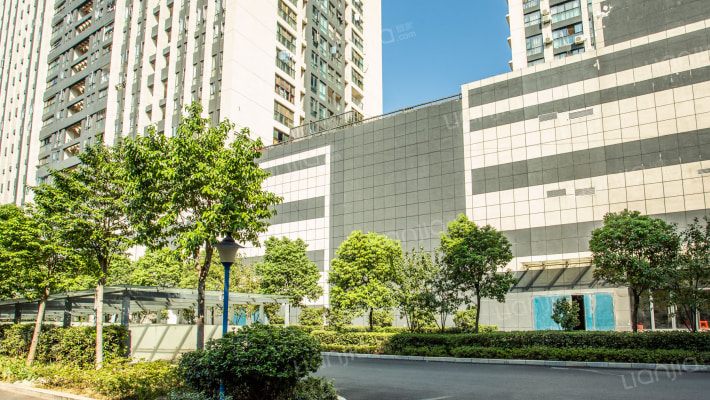 广锦乐居广场外景图