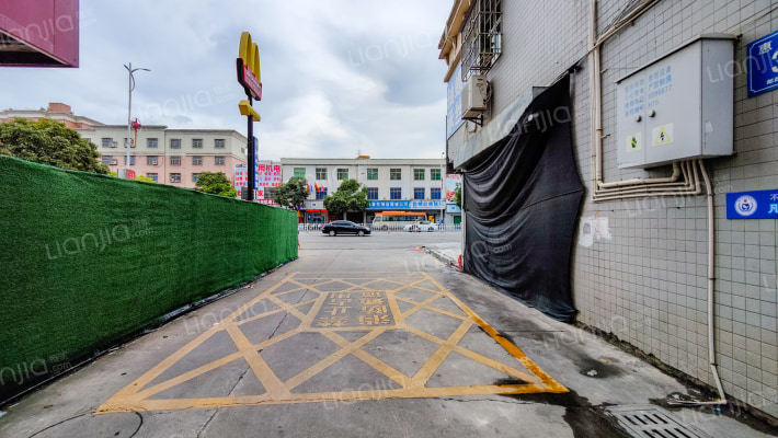 锦绣大厦外景图