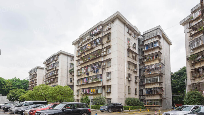 报社大院外景图