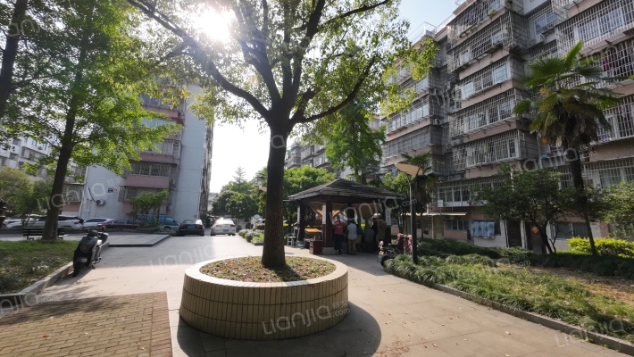 红枫小区外景图