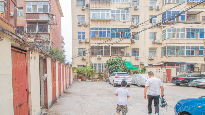 红旗路82号院外景图