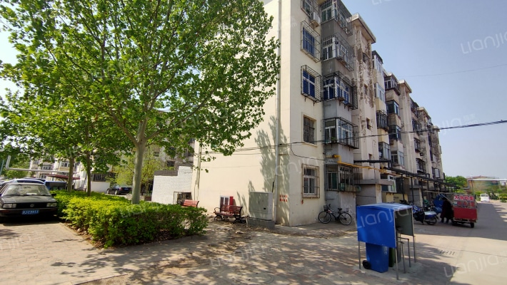 新兴小区外景图